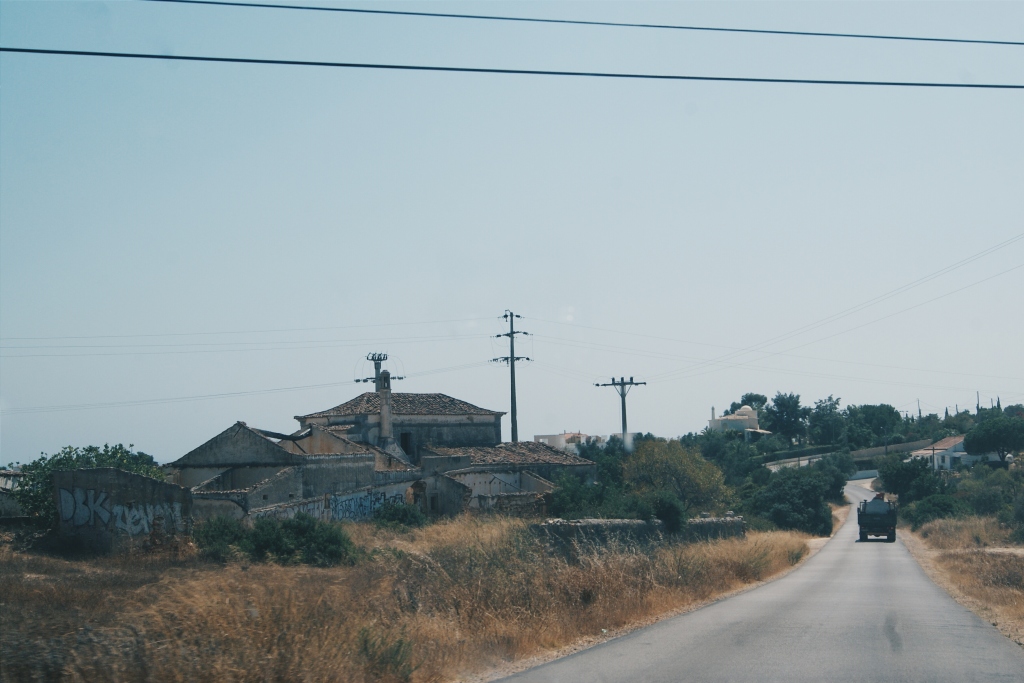 spanish town, portuguese town the algarve, road trip