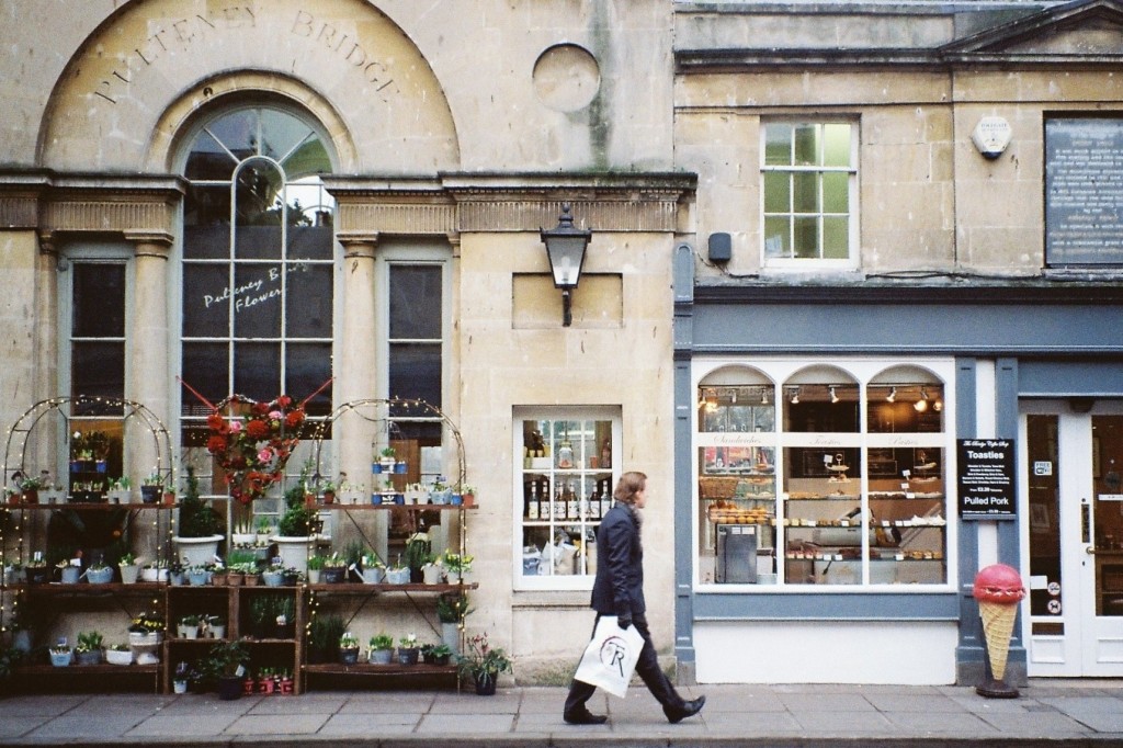 pulteney bridge bath, bath architecture, bath tourism, film photography UK