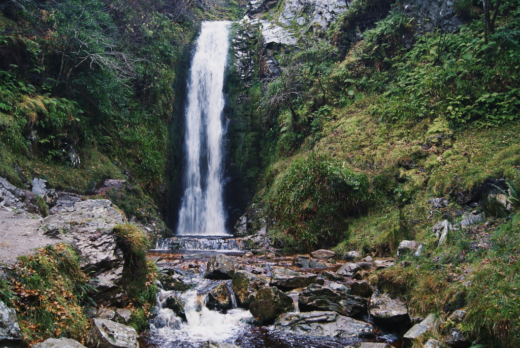 visiting glenevin waterfall, glenevin waterfall, things to do in inishowen