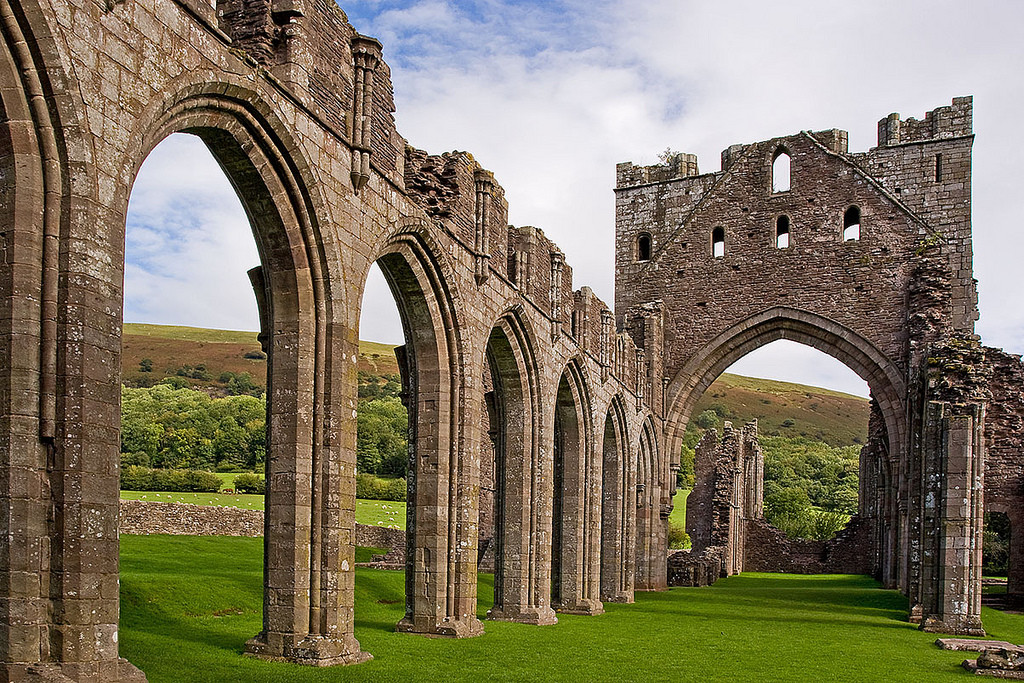 llanthony priory, brecon beacons weekend, things to do in the brecon beacons