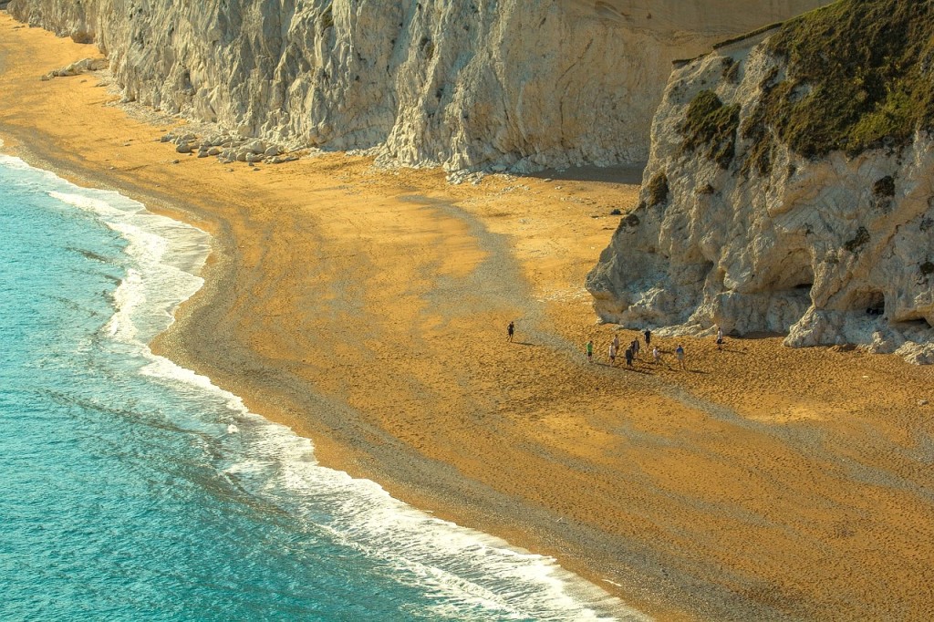 uk beach breaks, dorset beach, british coast, beach holidays britain